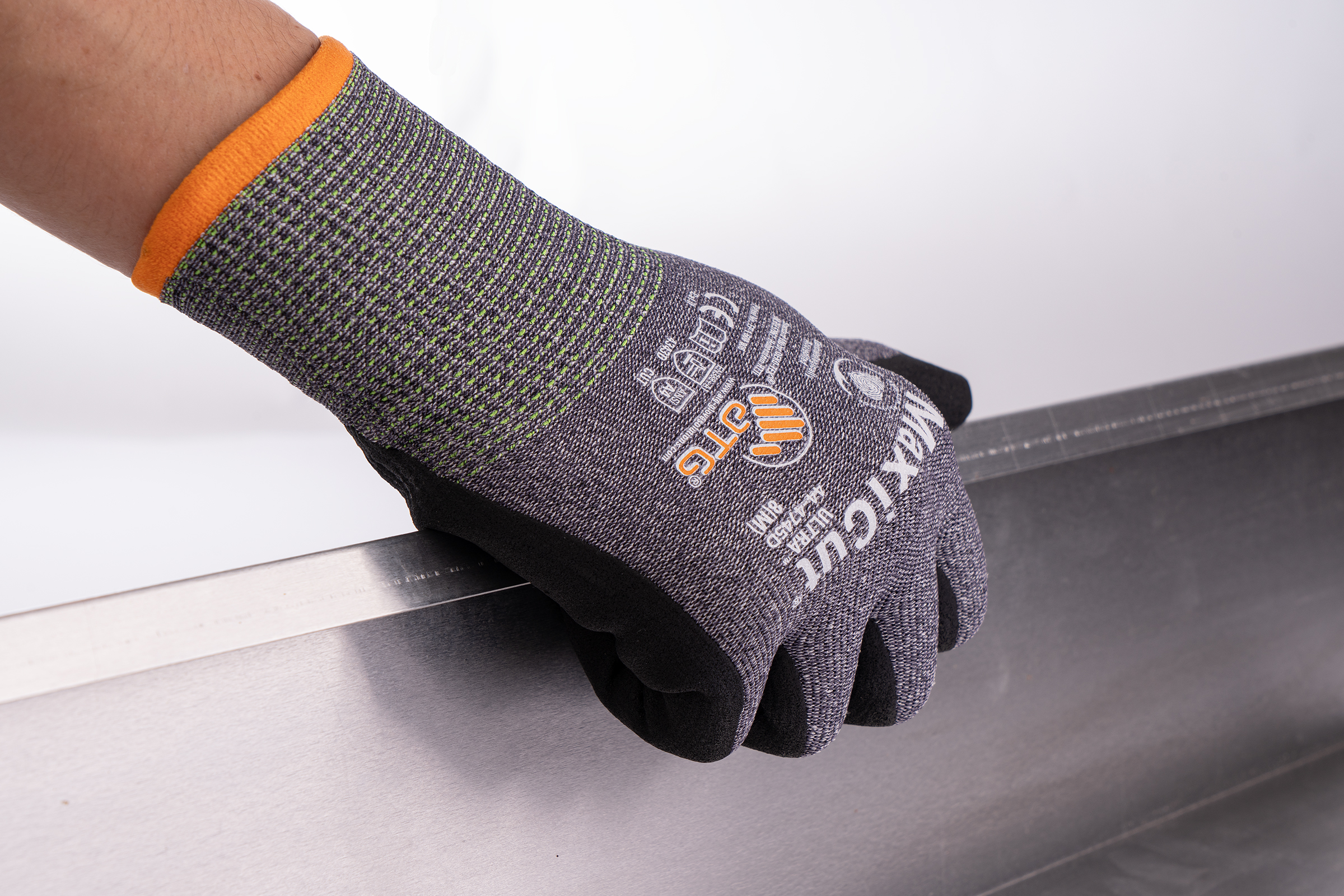 44-4745D | ATG® Intelligent Glove Solutions